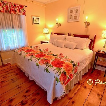 The Red Hook Country Inn, An "Old Rhinebeck" Bed & Breakfast Екстер'єр фото