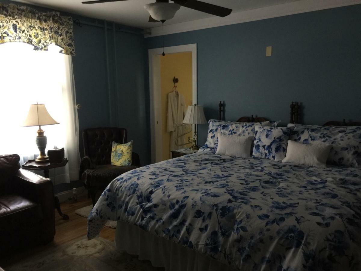 The Red Hook Country Inn, An "Old Rhinebeck" Bed & Breakfast Екстер'єр фото