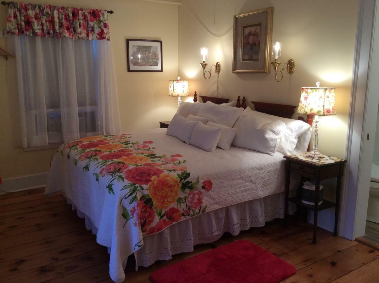 The Red Hook Country Inn, An "Old Rhinebeck" Bed & Breakfast Екстер'єр фото