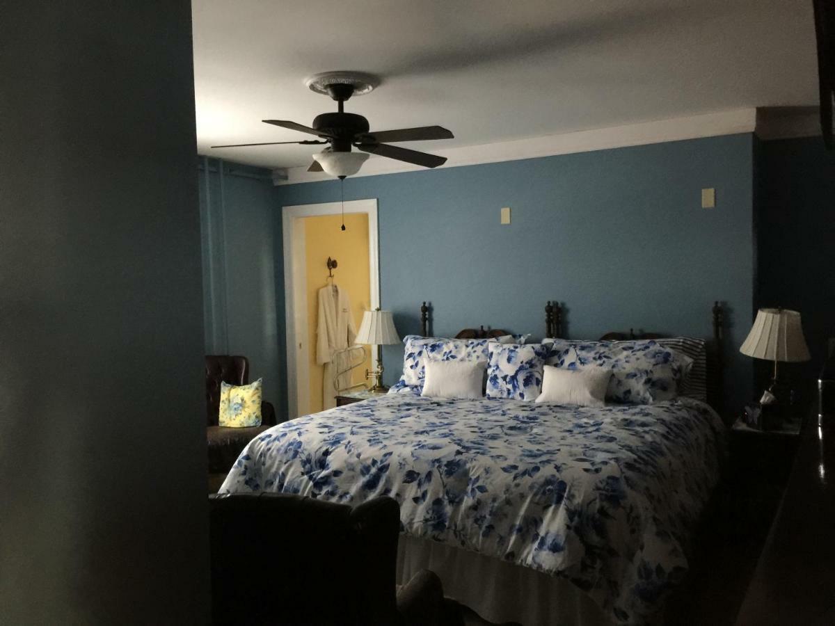 The Red Hook Country Inn, An "Old Rhinebeck" Bed & Breakfast Екстер'єр фото