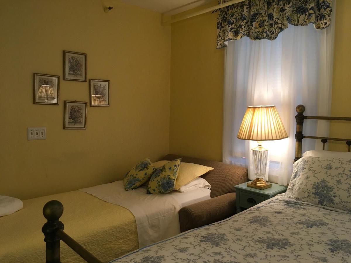 The Red Hook Country Inn, An "Old Rhinebeck" Bed & Breakfast Екстер'єр фото